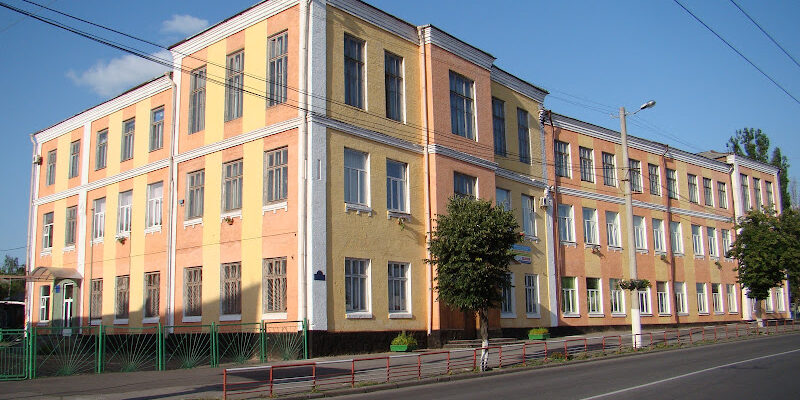 Середня ЗОШ №9 Вінниця — Комунальний заклад ВМР