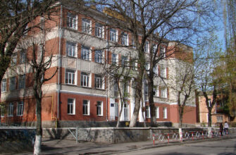 Ліцей №4 ім. Менделєєва у Вінниці: освіта і традиції