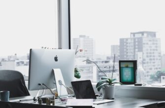 Привітання з Новим роком 2025: найкращі побажання для колег