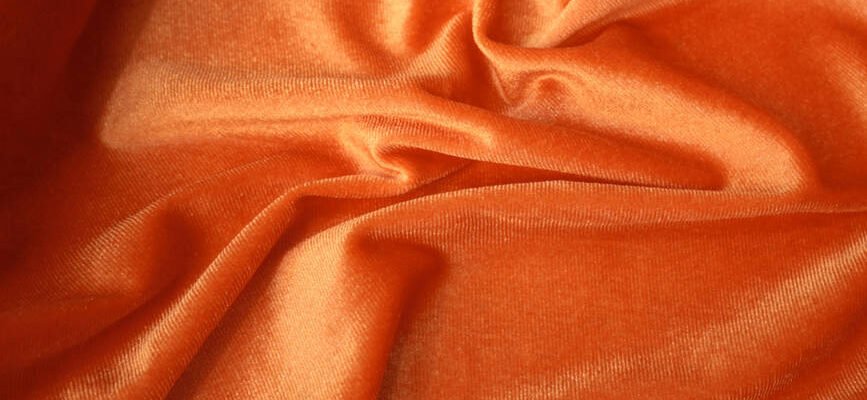 Оксамит: Визначення, Види та Використання у Сучасному Дизайні