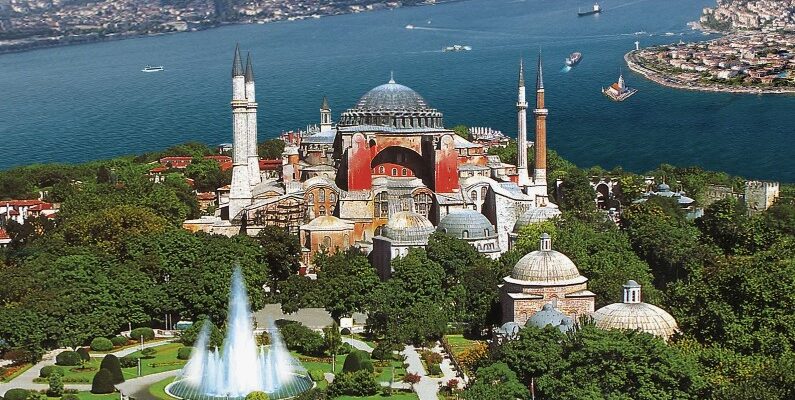 Що подивитися в Стамбулі: найкращі пам’ятки та цікаві місця міста