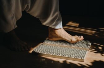 Стояння на Дошці Садху: Користь і техніка для здоров’я та медитації