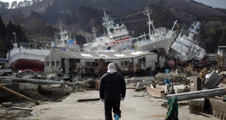 Темный туризм: Почему мрачные места притягивают миллионы людей