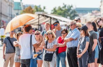Безкоштовна піша екскурсія: Що таке free walking tour і як це працює?