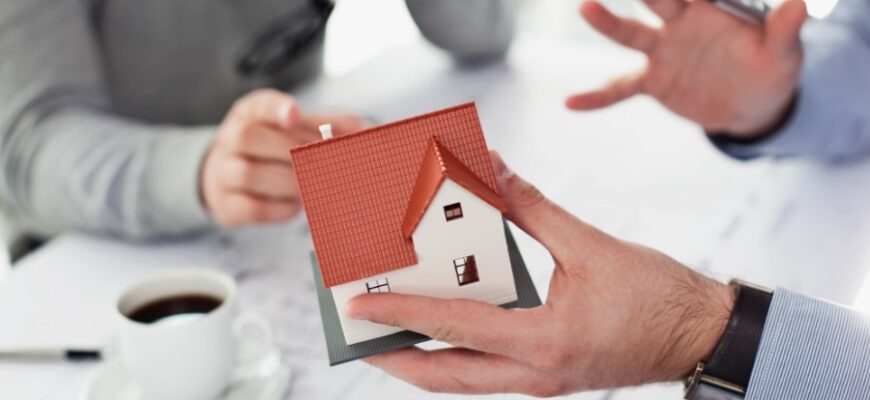 Франшиза у страхуванні: Що це таке і як вона впливає на ваші поліси?