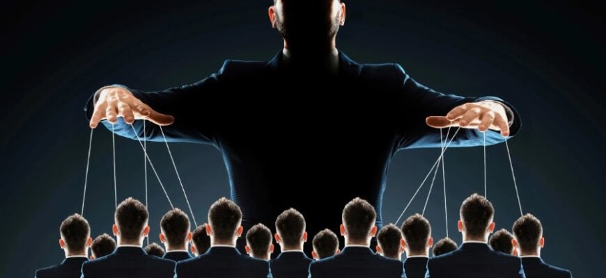 Что такое манипулятор: как распознать и защититься от влияния