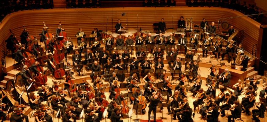 Симфония: Понимание Музыкального Шедевра в Истории и Культуре