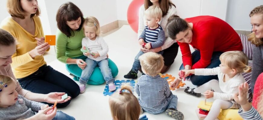 Що таке соціалізація особистості: визначення, етапи та значення