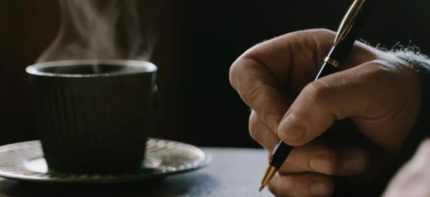 Строфы в поэзии: определение, виды и примеры для понимания