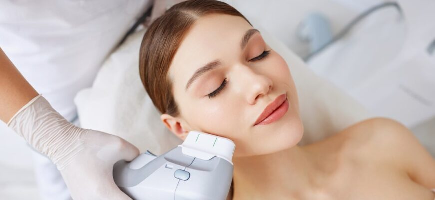 М’юїнг: вплив вправ язика на обличчя — метод зміни зовнішності