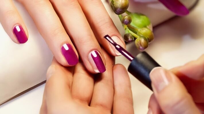Гель-лак или обычный: как выбрать идеальный маникюр для себя?