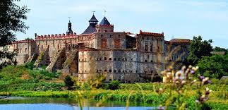 Загадковий світ Замків: Історія, типи та їх сучасне значення