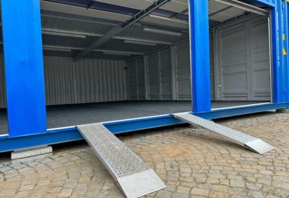 Що таке рампа: види, призначення та використання в різних галузях