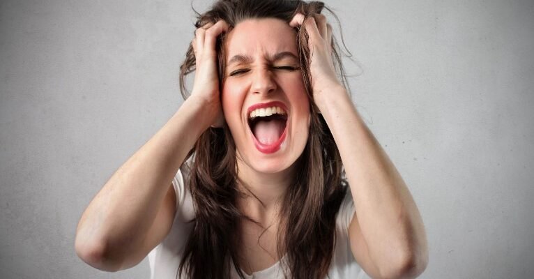 История и причины истерии: как распознать и справиться с симптомами