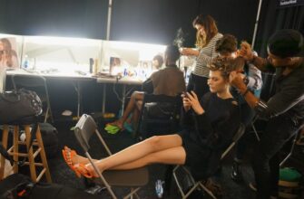 Что такое бэкстейдж: особенности и его роль в шоу-бизнесе