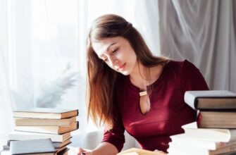 Что такое стилистически окрашенные слова: примеры и применение