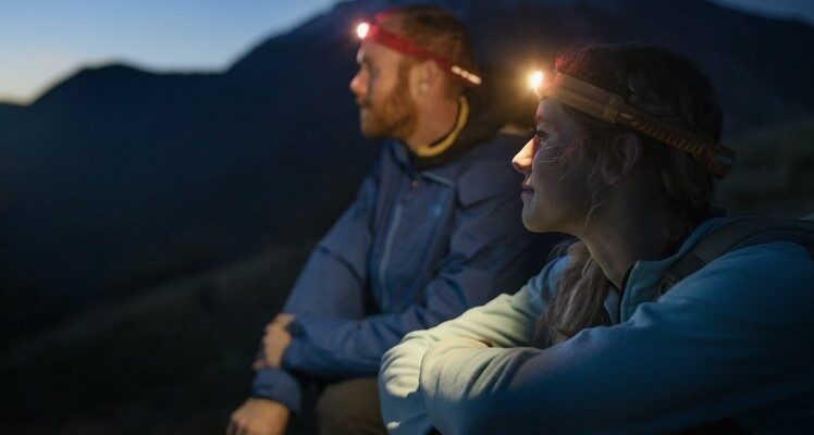 Выбор налобного фонаря для похода: ключевые особенности и советы