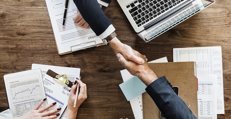 Поиск работы через интернет: советы для соискателей 2026