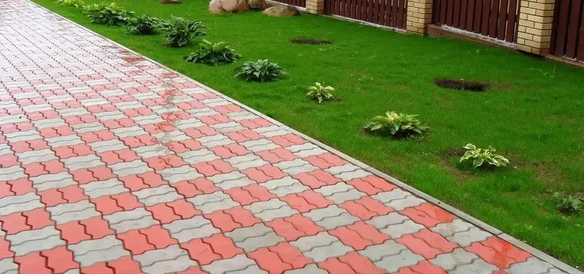 Как подготовить тротуарную плитку во дворе к зиме: практическое руководство