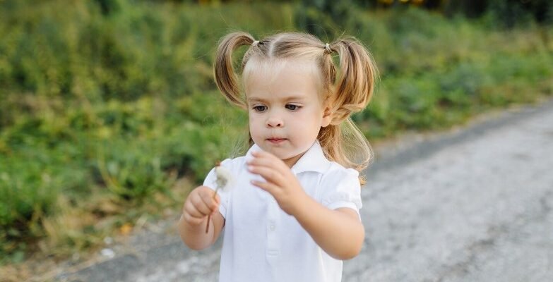 Дитина заїкається: як вчасно помітити проблему та допомогти без стресу