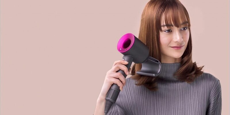 Dyson против обычного фена: почему домашняя укладка больше не выглядит «домашней»
