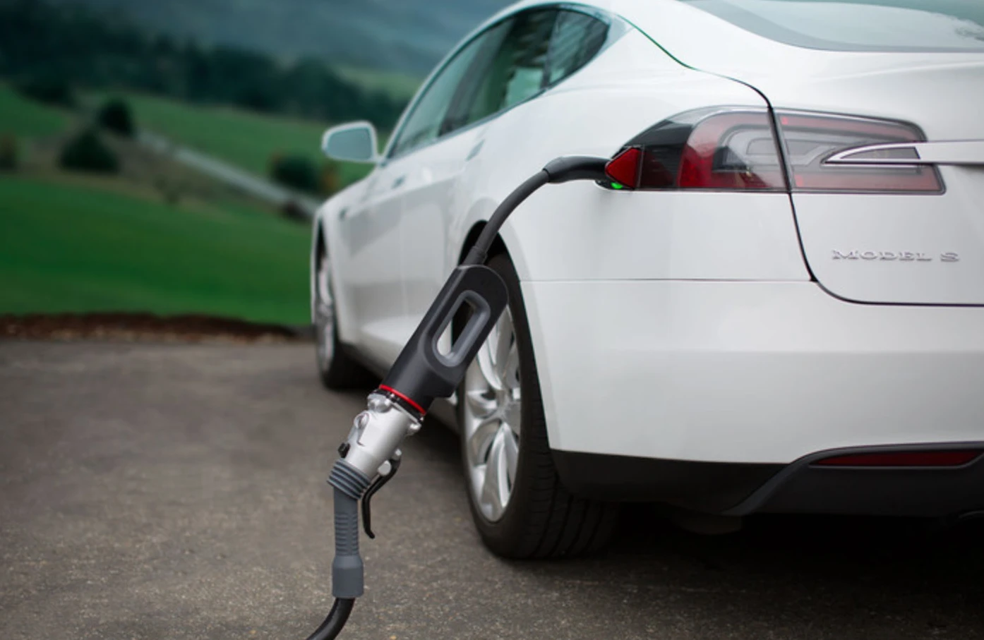 зарядна станція для Tesla 