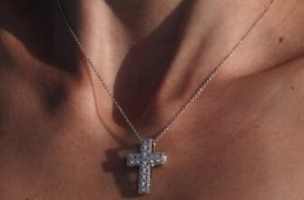 Хрестик з діамантами: духовний символ чи ювелірний тренд – і як вибрати правильно